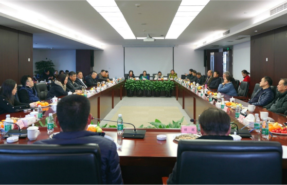 集团退休老同志迎座谈会上，大家说了这番暖心话