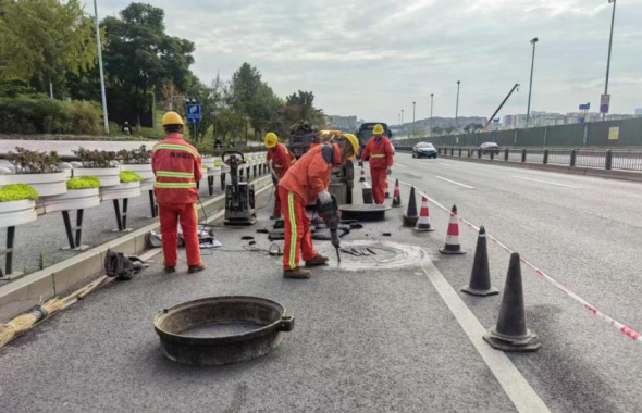 蓉城管线公司：强化专项监督，为市民安全出行注入“强心剂”